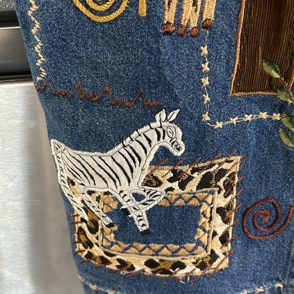 Dress Barn women’s S Animal Print Embroidered and material overlay Demin Vest - Picture 5 of 13